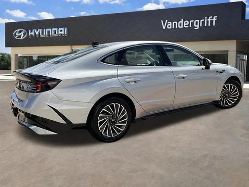 2024 Hyundai SONATA Hybrid SE