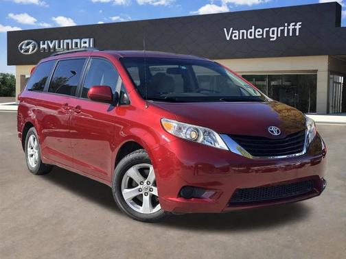 2011 Toyota Sienna LE