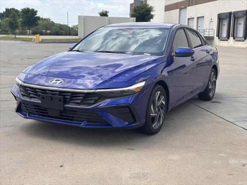 2025 Hyundai ELANTRA SEL
