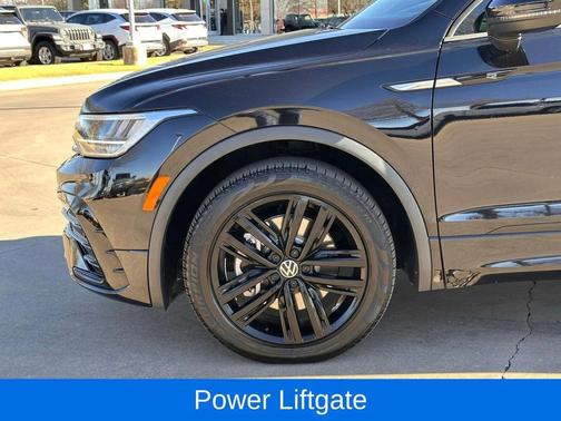2022 Volkswagen Tiguan 2.0T SE R-Line Black