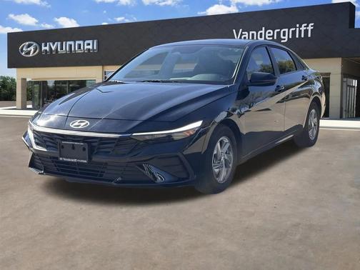 2025 Hyundai ELANTRA SE