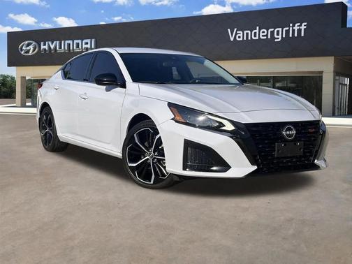 2023 Nissan Altima SR FWD