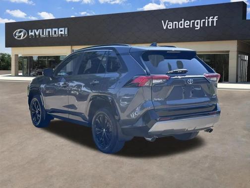 2023 Toyota RAV4 Hybrid SE