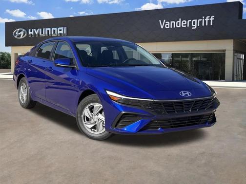 2025 Hyundai ELANTRA SE