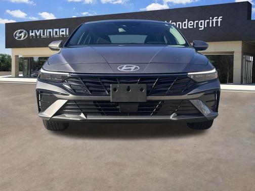 2025 Hyundai ELANTRA SEL