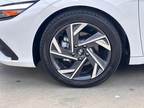 2025 Hyundai ELANTRA Sport