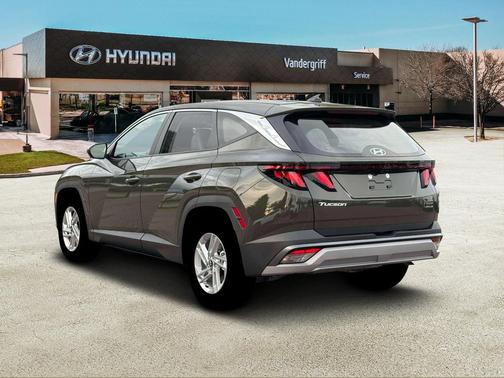 2026 Hyundai TUCSON SE