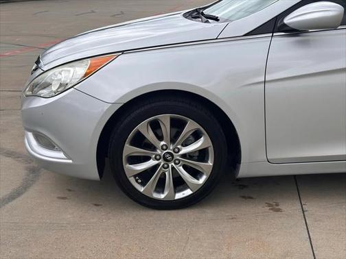 2013 Hyundai SONATA SE