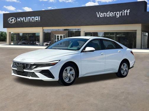 2025 Hyundai ELANTRA SE
