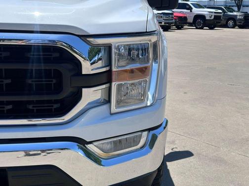 Oxford White 2021 Ford F-150 XLT