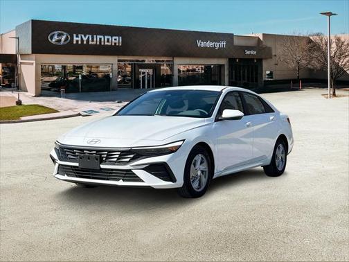2025 Hyundai ELANTRA SE
