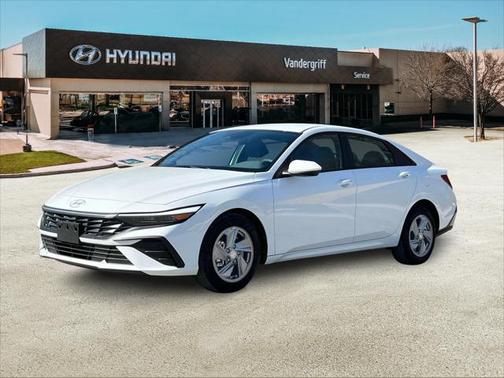 2025 Hyundai ELANTRA SE
