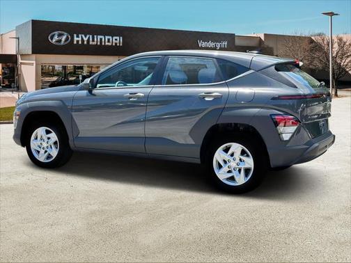2025 Hyundai KONA SE