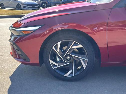 2025 Hyundai ELANTRA Sport