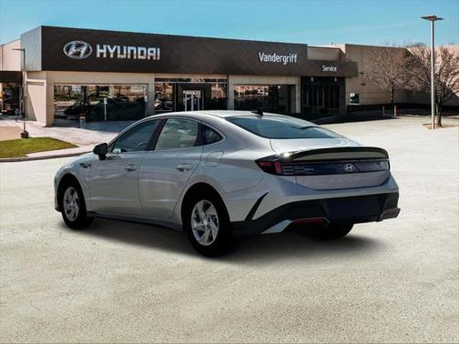 2025 Hyundai SONATA SE