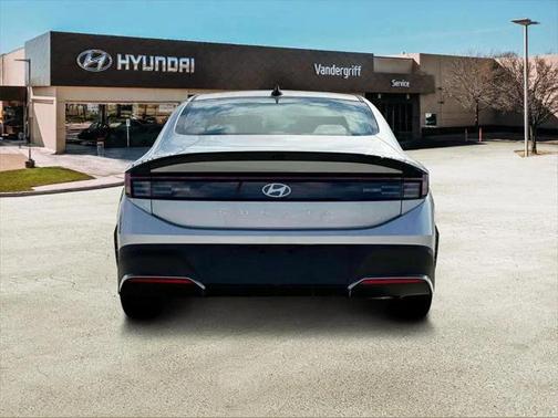 2025 Hyundai SONATA SE