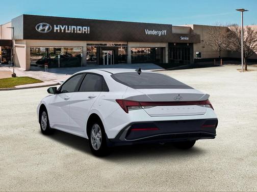 2026 Hyundai ELANTRA SE