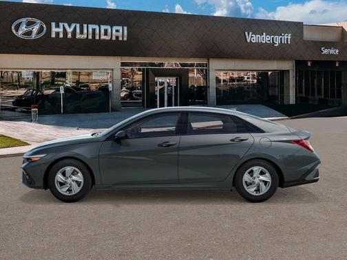 2025 Hyundai ELANTRA SE