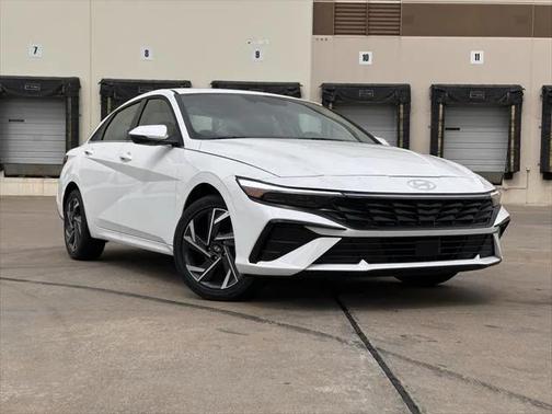 2025 Hyundai ELANTRA Limited