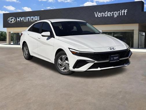 2025 Hyundai ELANTRA SE