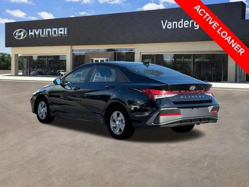 2025 Hyundai ELANTRA SE