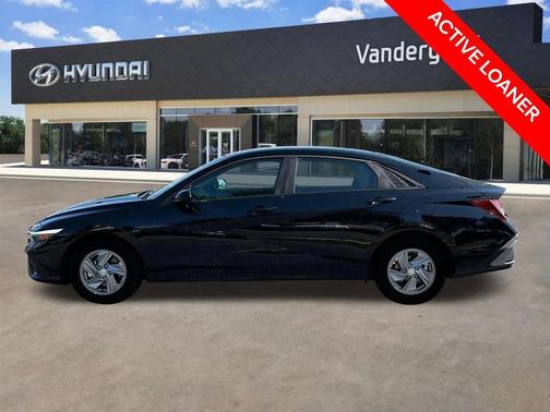 2025 Hyundai ELANTRA SE