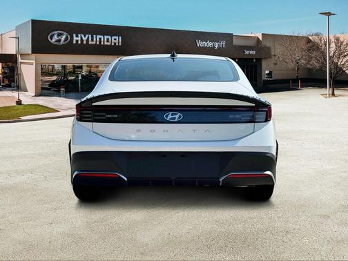 2025 Hyundai SONATA SE