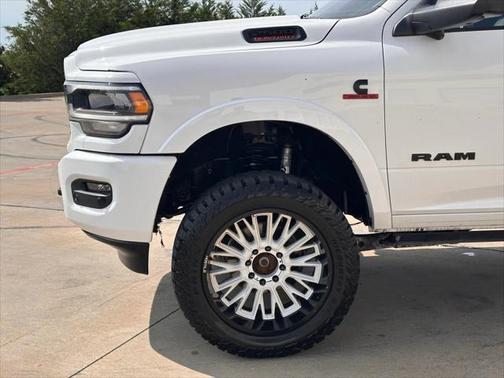 2019 RAM 2500 Laramie Crew Cab 4x4 6'4' Box
