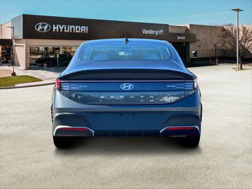 2025 Hyundai SONATA SE