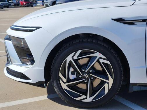 2026 Hyundai SONATA SEL