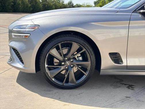 2023 Genesis G70 2.0T RWD