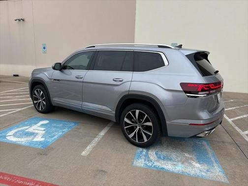 2025 Volkswagen Atlas 2.0T SEL Premium R-Line 4MOTION