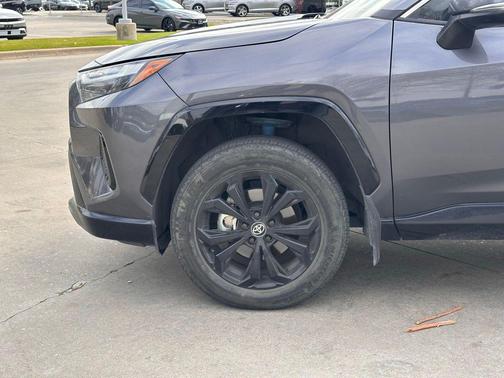 2024 Toyota RAV4 Hybrid SE