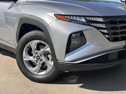 2023 Hyundai TUCSON SE