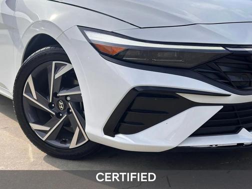 2025 Hyundai ELANTRA SEL