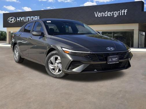 2026 Hyundai ELANTRA SE