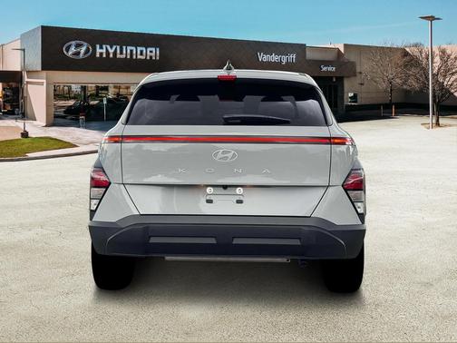 2026 Hyundai KONA SE