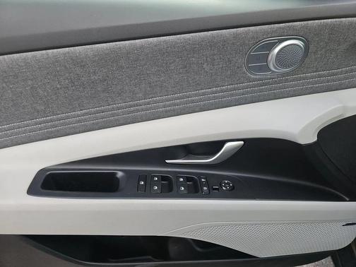 2025 Hyundai ELANTRA HEV Limited