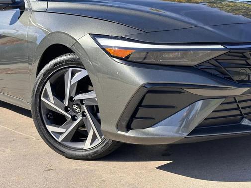 2025 Hyundai ELANTRA HEV Limited