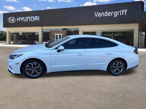 2022 Hyundai SONATA SEL