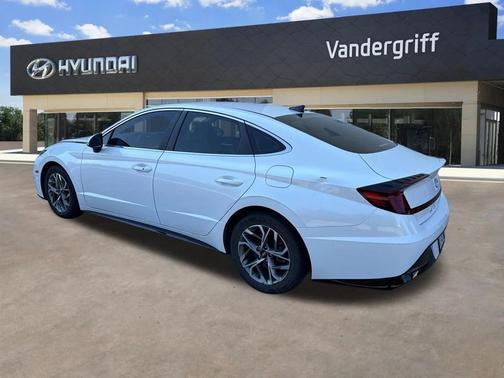 2022 Hyundai SONATA SEL