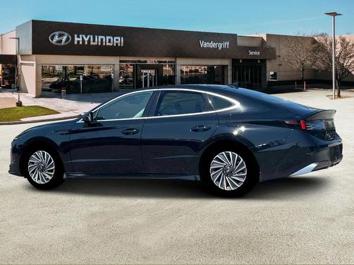 2025 Hyundai SONATA Hybrid SE