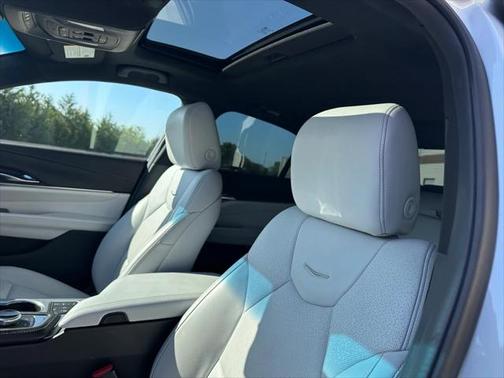 2022 Cadillac CT4 Premium Luxury