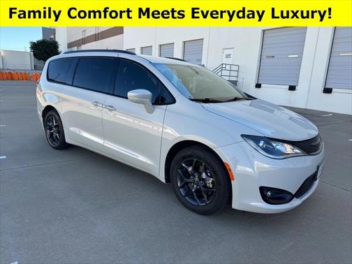 2020 Chrysler Pacifica Touring-L Plus