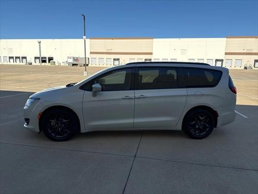 2020 Chrysler Pacifica Touring-L Plus