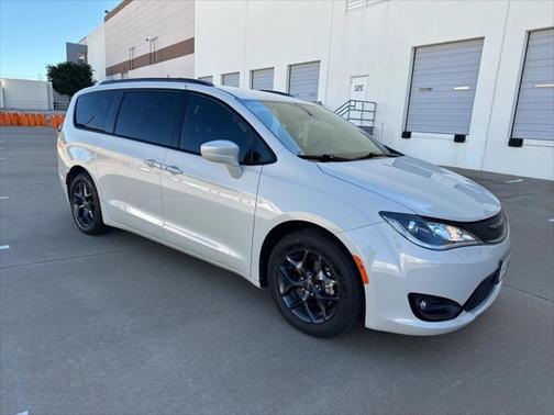 2020 Chrysler Pacifica Touring-L Plus
