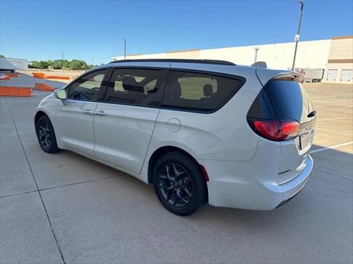 2020 Chrysler Pacifica Touring-L Plus