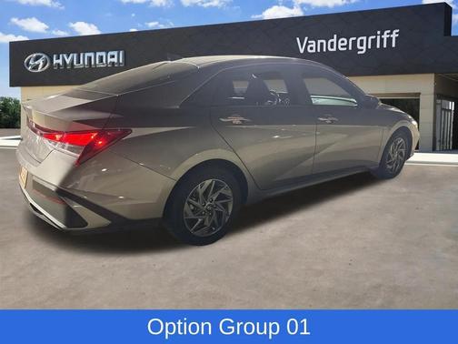 2024 Hyundai ELANTRA SEL