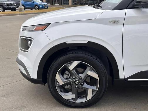 2024 Hyundai VENUE Limited