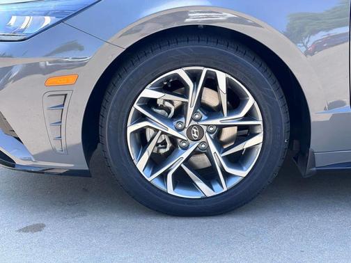 2022 Hyundai SONATA SEL